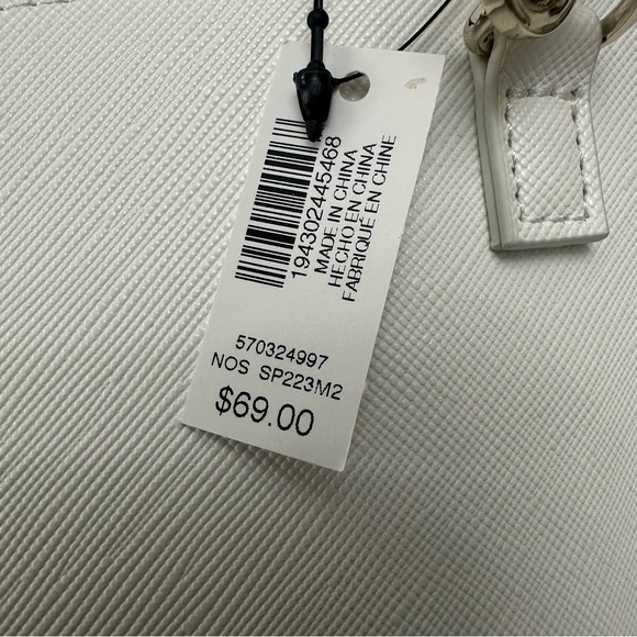 White House Black Market Hydrangea Studded Wristlet Clutch Floral White NWT - Picture 4 of 4